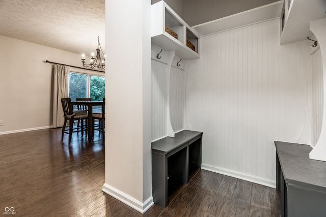 9091 Iris Lane, Zionsville, IN 46077