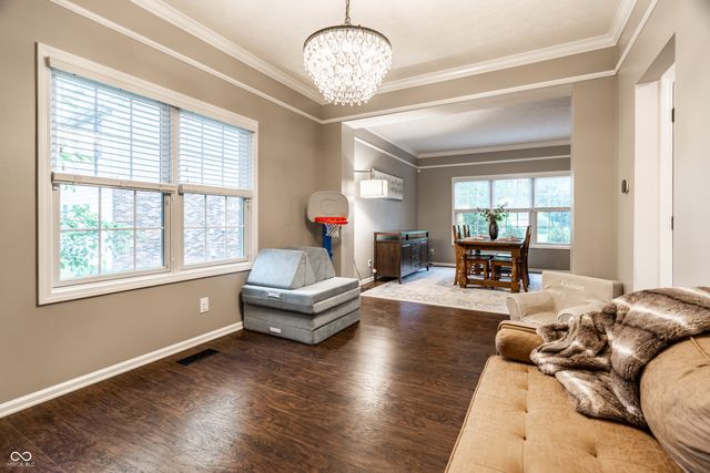 9091 Iris Lane, Zionsville, IN 46077