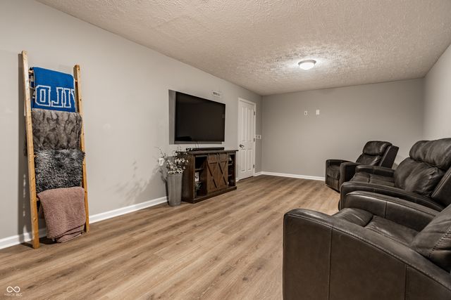 9091 Iris Lane, Zionsville, IN 46077