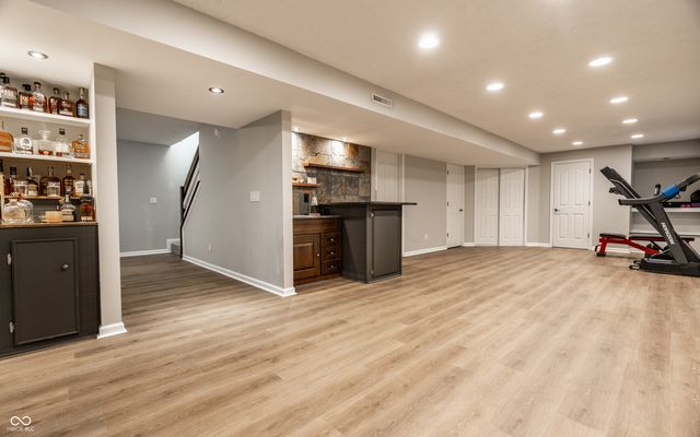 9091 Iris Lane, Zionsville, IN 46077