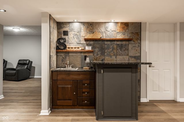 9091 Iris Lane, Zionsville, IN 46077