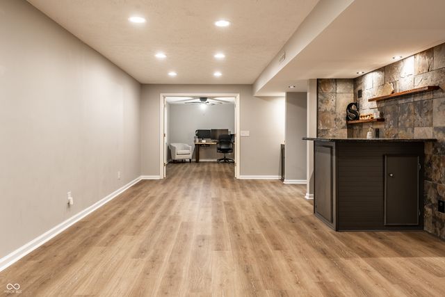 9091 Iris Lane, Zionsville, IN 46077