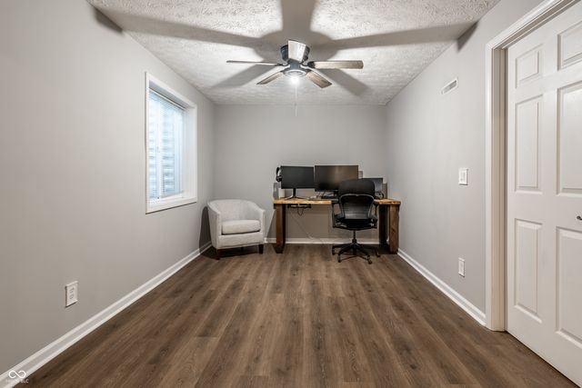 9091 Iris Lane, Zionsville, IN 46077