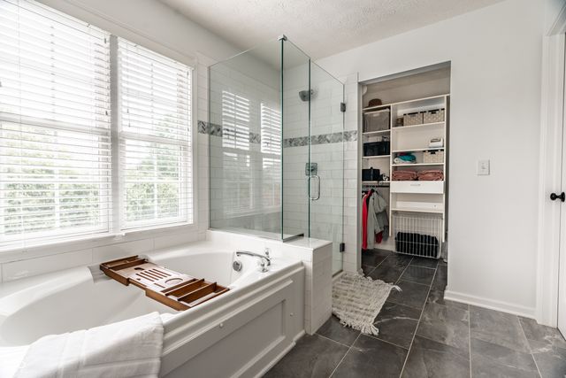 9091 Iris Lane, Zionsville, IN 46077