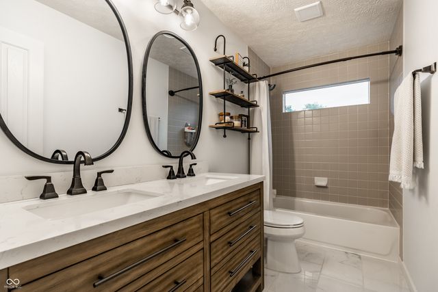 9091 Iris Lane, Zionsville, IN 46077