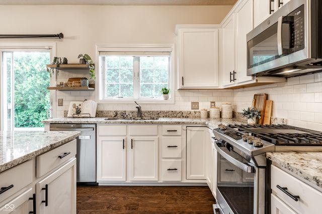 9091 Iris Lane, Zionsville, IN 46077