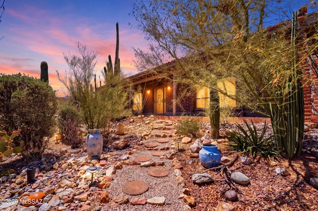 1977 N Placita La Zarca, Tucson, AZ 85745