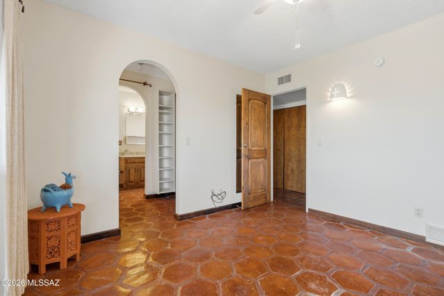 1977 N Placita La Zarca, Tucson, AZ 85745