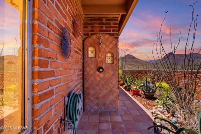 1977 N Placita La Zarca, Tucson, AZ 85745