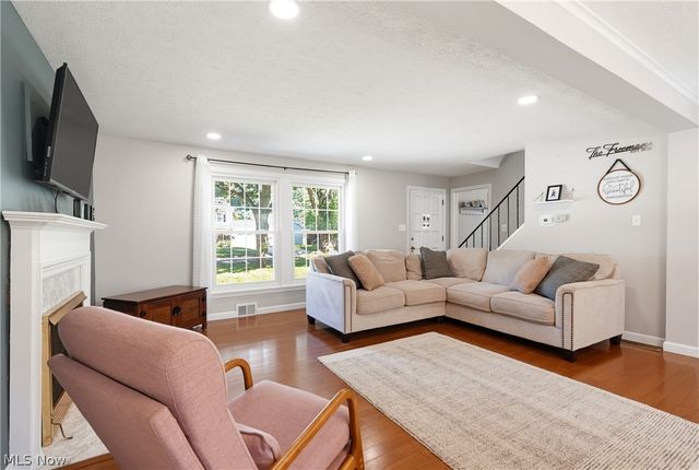 594 Megglen Avenue, Akron, OH 44303