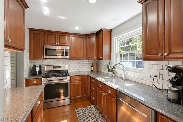 594 Megglen Avenue, Akron, OH 44303