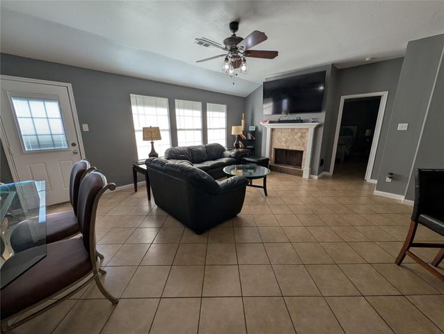 714 N Vista Drive, Houston, TX 77073