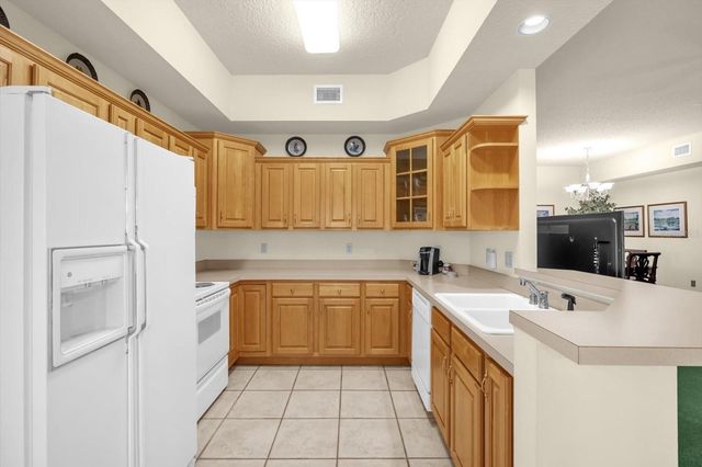 202 CAMINO REAL BOULEVARD 202, Howey In The Hills, FL 34737