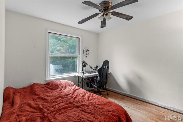 1937 N Hanley Road, St Louis, MO 63114