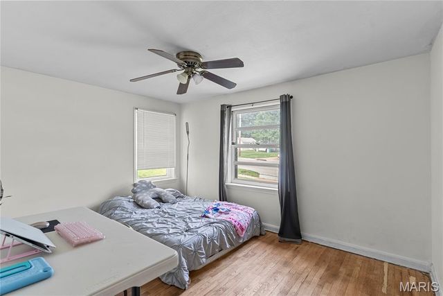 1937 N Hanley Road, St Louis, MO 63114