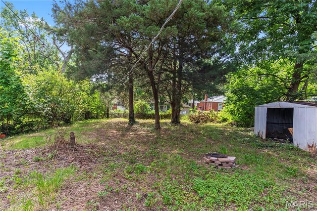 1937 N Hanley Road, St Louis, MO 63114