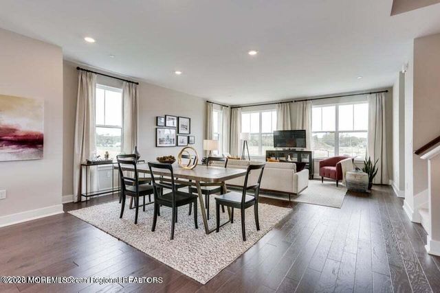 48 Kelly Way, Tinton Falls, NJ 07724