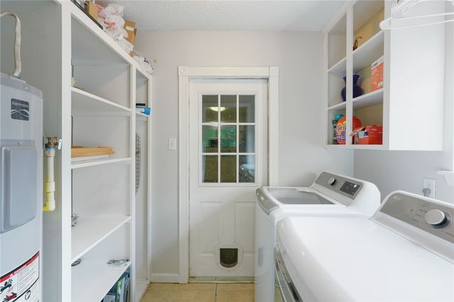 1809 Live Oak Dr, Portland, TX 78374