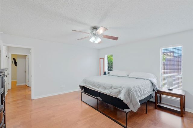 1809 Live Oak Dr, Portland, TX 78374