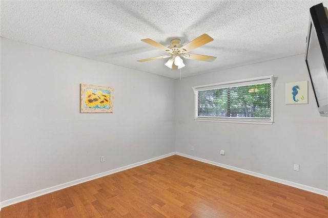 1809 Live Oak Dr, Portland, TX 78374