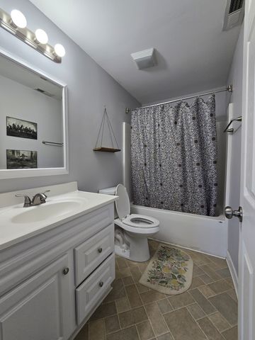 610 Bradburn Village Cir, Antioch, TN 37013