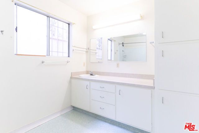 2352 Duane Street, Los Angeles, CA 90039