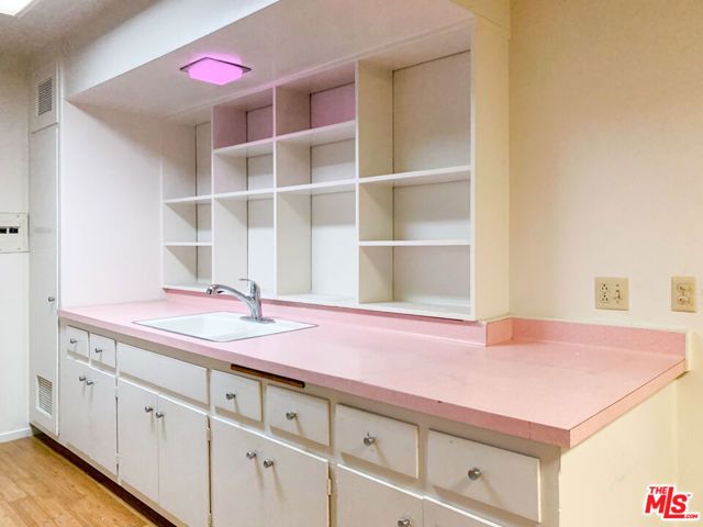 2352 Duane Street, Los Angeles, CA 90039