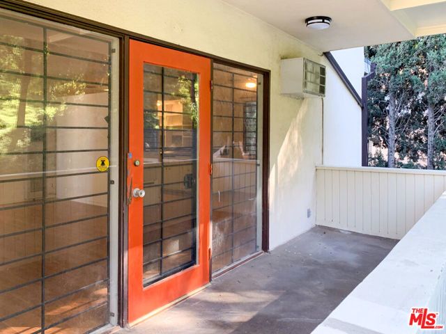 2352 Duane Street, Los Angeles, CA 90039