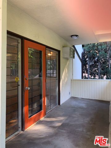 2352 Duane Street, Los Angeles, CA 90039