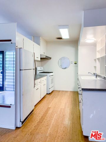 2352 Duane Street, Los Angeles, CA 90039