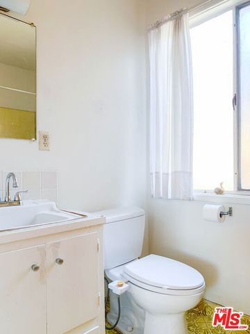 2352 Duane Street, Los Angeles, CA 90039