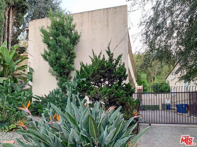 2352 Duane Street, Los Angeles, CA 90039