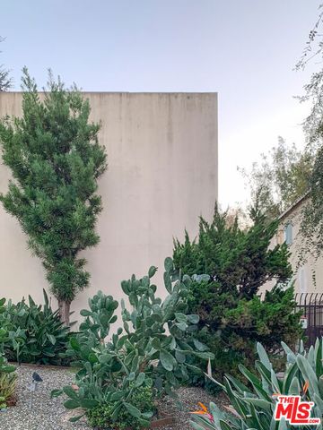 2352 Duane Street, Los Angeles, CA 90039