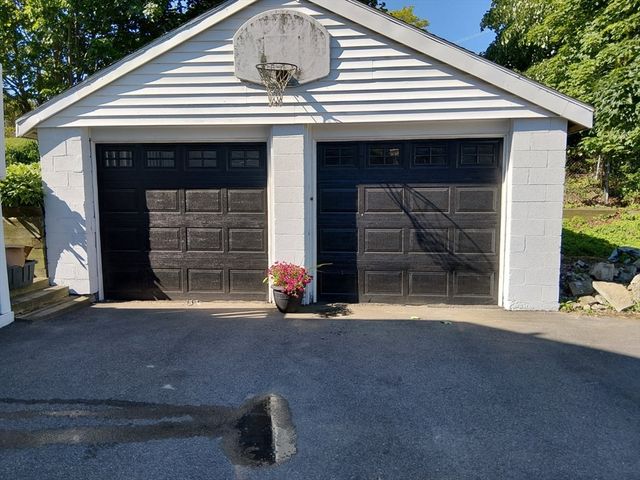 19 Brinsley St, Quincy, MA 02169