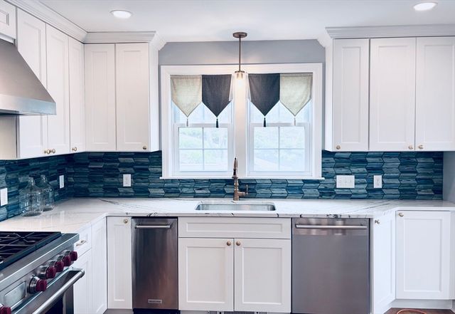 19 Brinsley St, Quincy, MA 02169