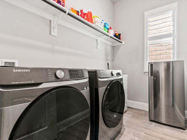 12767 Royal Oaks Lane, Farmers Branch, TX 75234