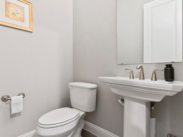 12767 Royal Oaks Lane, Farmers Branch, TX 75234