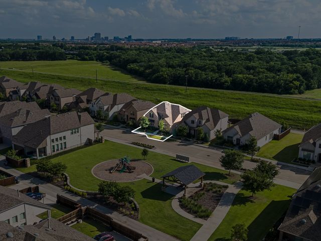 12767 Royal Oaks Lane, Farmers Branch, TX 75234