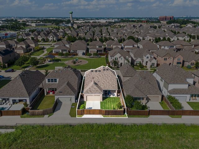 12767 Royal Oaks Lane, Farmers Branch, TX 75234