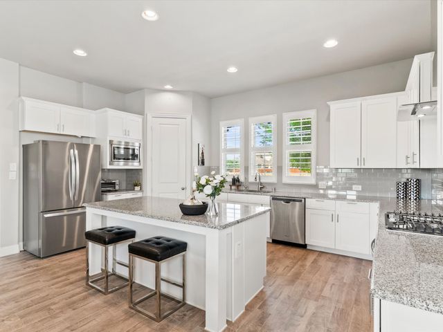 12767 Royal Oaks Lane, Farmers Branch, TX 75234