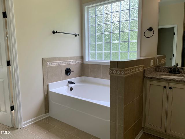 1641 Holly Creek Lane, Chapel Hill, NC 27516