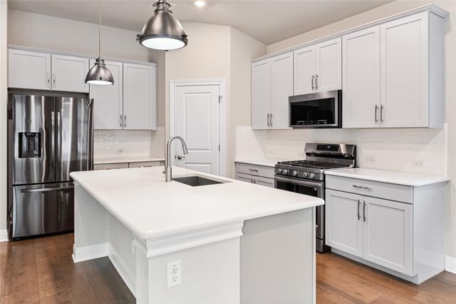 1113 Highwater DR, Georgetown, TX 78628