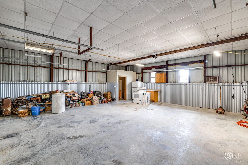 Image 33 of property listing at 6343 County Road 101, Mertzon, TX 76941