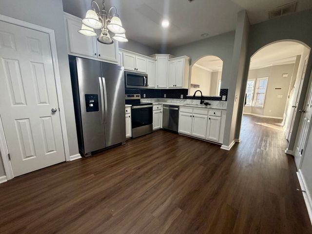 906 Cashmere Dr, Thompsons Station, TN 37179