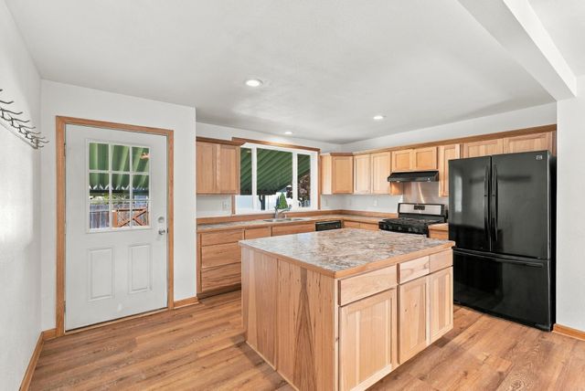 1503 E Glass Ave, Spokane, WA 99207