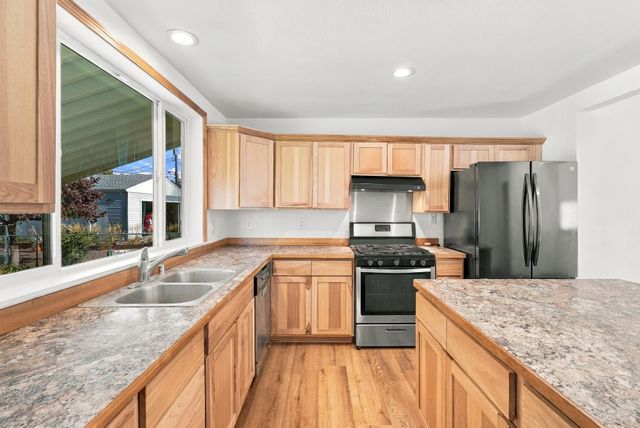 1503 E Glass Ave, Spokane, WA 99207