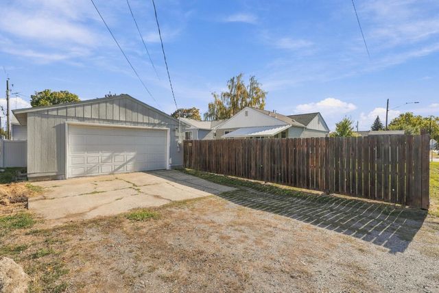 1503 E Glass Ave, Spokane, WA 99207