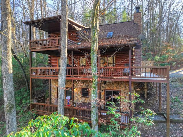 144 Hothouse View, Mineral Bluff, GA 30559