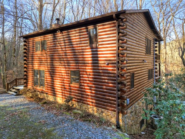 144 Hothouse View, Mineral Bluff, GA 30559