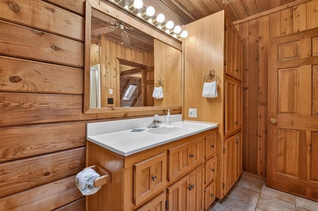 144 Hothouse View, Mineral Bluff, GA 30559